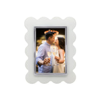 Mod White Acrylic Scallop 4x6 Frame