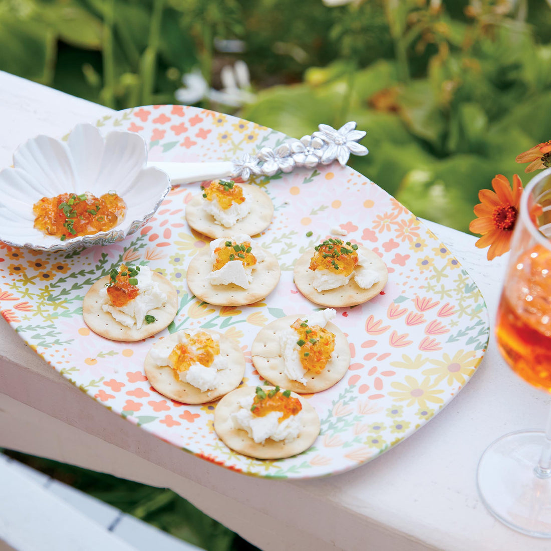 Stacked Flower Spreader