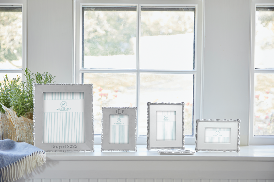 White Leather with Wavy Border 4x6 Frame